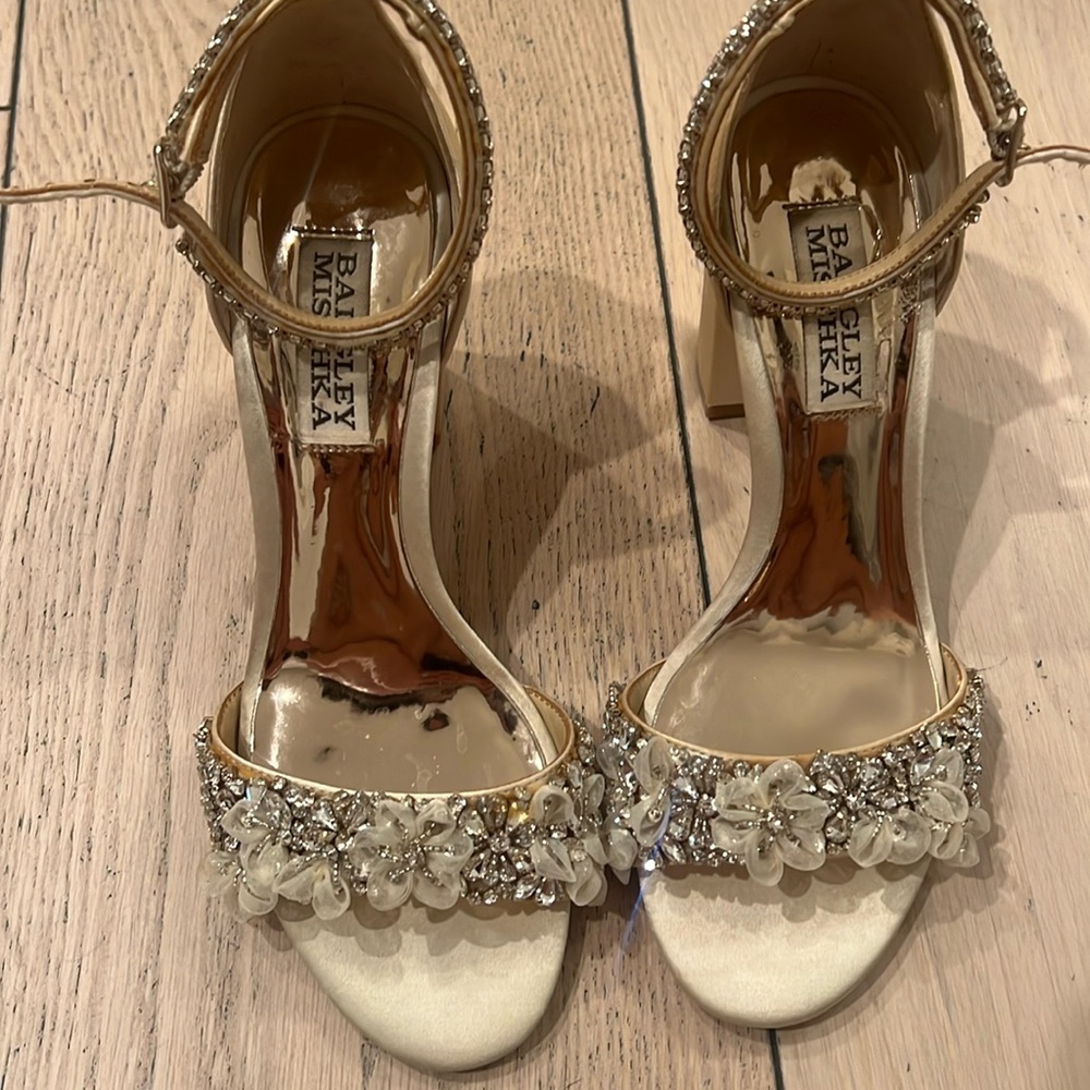 Badgley mischka heels